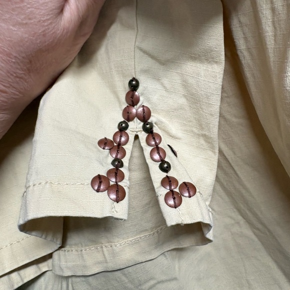 Ruby Rd. Cream Capris - Picture 4 of 4